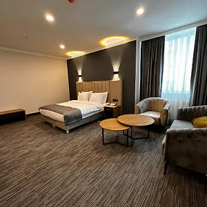 Home Plus Hotel Istanboel